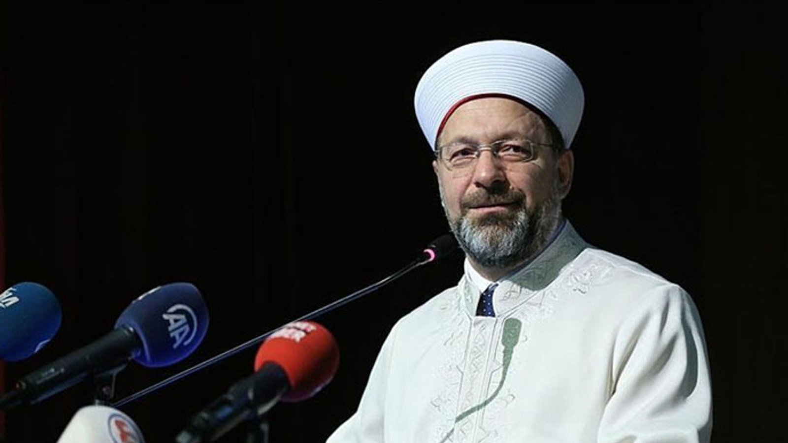 Son dakika! Diyanet İşleri Başkanı Erbaş'tan teravih namazı açıklaması!