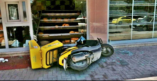 Çaldığı motosikletle fırının vitrinine çarpmıştı; yaşamını yitirdi