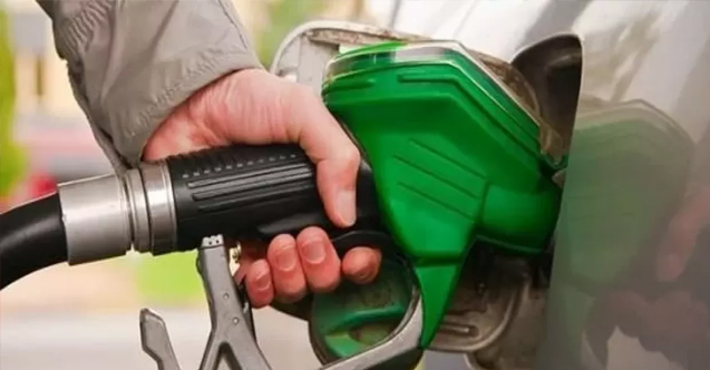 Benzine bu geceden geçerli zam geliyor!