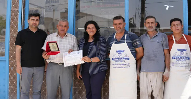 Belediyeden başarılı fırıncılara plaket