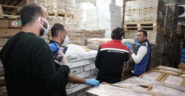 25 TON TARİHİ GEÇMİŞ TAVUK VE ÜRÜNLERİ İMHA EDİLDİ