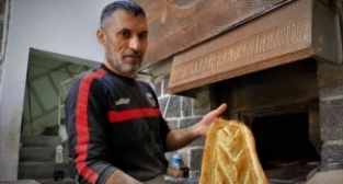 1865'ten bu yana üretilen Diyarbakır Ekmeği...