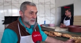 Köydeki kapalı fırın, depremzede ailenin "ekmek kapısı" oldu