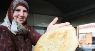 Evinin garajında tandır ekmeği yapmaya başladı, 3 şubeyle devam etti