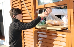 'Ekmeğini Çöpten Çıkar Projesi'ne halktan büyük destek