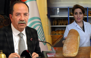 Belediye Başkanı devreye girdi, ekmek zammı geri geldi