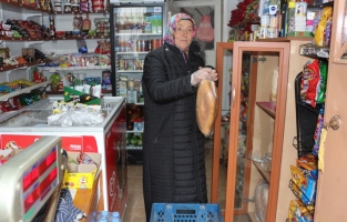 Eşi terk edince, baba mesleğine sarıldı