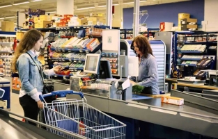 Zincir marketlerde sigara ve elektronik eşya satılamayacak