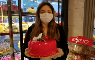 100 pastadan birinin içine pırlanta yüzük koydu