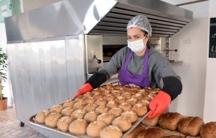 Kızı için evde ekmek yapmaya başladı, 3 yılda fırın açtı