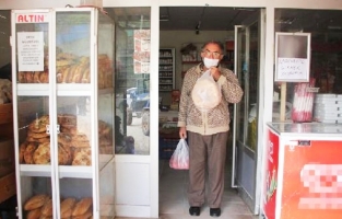 Köy bakkalından 'ücretsiz ekmek' kampanyası
