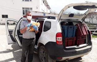 Karantina altındaki köye, hayırseverden ekmek yardımı