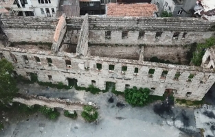 Tarihi Unkapanı Değirmeni'ni talan ettiler