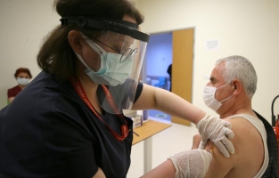 Aşılamada, gıda sektörünün de içinde bulunduğu ikinci gruba geçildi