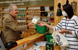 Halk Ekmek'ten tereyağı ve peynir