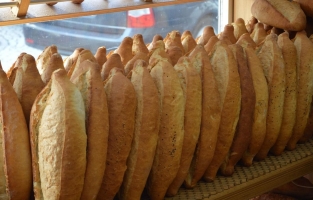 200 gramdan 210 grama çıkartılan ekmek, 2 TL oldu