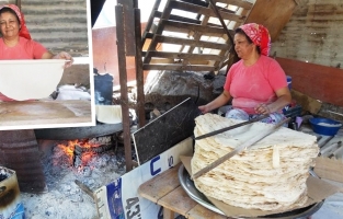 Mikro Kredi ile yufkacı oldu, evini geçindiriyor
