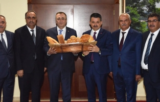 Bakan Pakdemirli: Un fiyatlarını dengede tutacağız