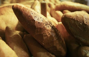 Ekmeğin gramajı düştü, fiyat aynı kaldı