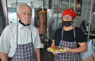 Babasından öğrendiği mesleği 38 yıldır devam ettiriyor