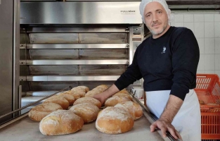 Şeker hastaları için zerdeçallı ekmek üretti, taleplere yetişemiyor