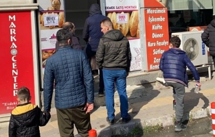 Belediye ekmeği 1,25 TL'den satmaya başladı! Kuyruk oluştu