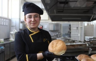 Mezun olduğu okulda usta öğretici oldu