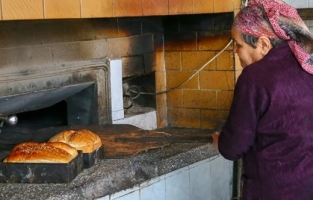 Bu ekmek bayatlamıyor! Bakın içine ne konuluyor