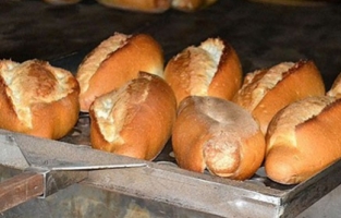 Ramazan ayı boyunca ihtiyaç sahibi vatandaşlara ekmek yardımı