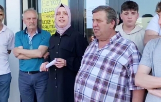 Belediye, ruhsatsız fırını kapattı! Halk açılması için destek verdi