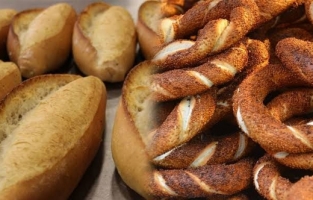 Ekmek ve simite 1 TL'lik zam onaylandı