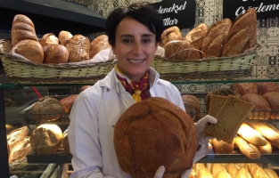 Mine Ataman: Yoksula doğrudan bedava ekmek verilmeli