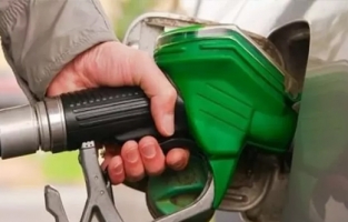 Benzine bu geceden geçerli zam geliyor!