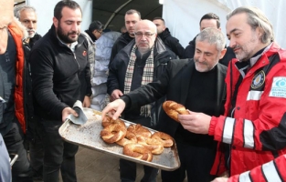 İstanbul fırıncısı Adıyaman'da fırın kurdu! Günlük 17 bin simit ve poğaça dağıtıyor