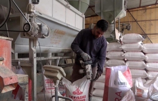 Değirmenini ambara taşıdı, un ve bulgur üretimine geçti