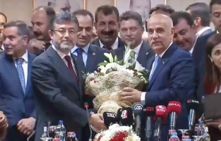 Yumaklı görevi Kirişci'den devraldı: Tarımda üretim yüzyılı başlayacak!