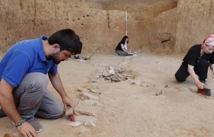 Çorum'da 3 bin 500 yıllık doğal tahıl silosu bulundu