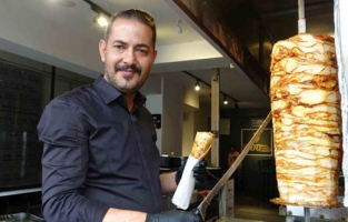 Yardımsever esnaftan bu defa ’Askıda dürüm’ kampanyası