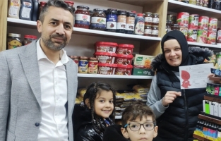 Harçlıklar ‘askıda ekmek’ için birikti