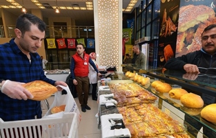 Ankara'da halk ekmeğe zam yapıldı