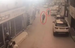 Eski eşinin yanında gördüğü erkeği silahla kovalayıp, sığındığı fırında rehin aldı