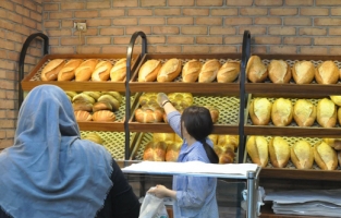 "Yerel seçim öncesi ekmek üzerinden oy peşindeler!"
