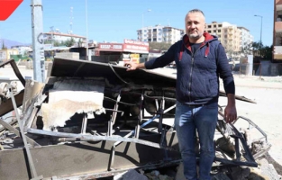 Binadan vinçle çıkarılmak istenen fırın yere çakıldı