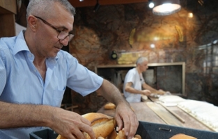 Ekmek, 250 gramdan 200 grama düşürüldü