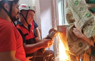 Fırıncı çırağı elini makineye kaptırdı