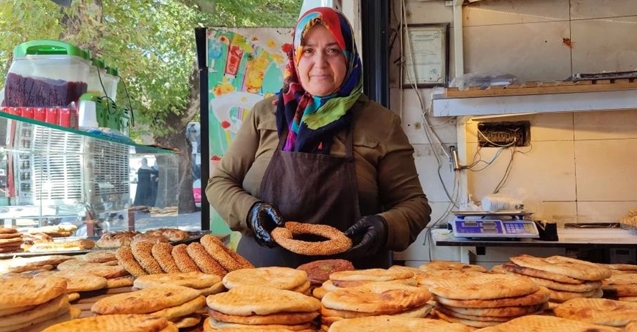 Odun ateşinin karşısında geçim kaynağı