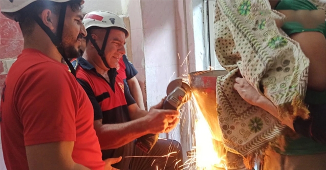 Fırıncı çırağı elini makineye kaptırdı