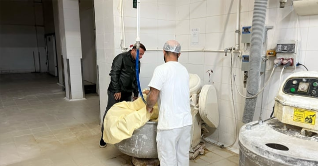 Halk ekmek fabrikasında fare iddiası: Üretim durduruldu
