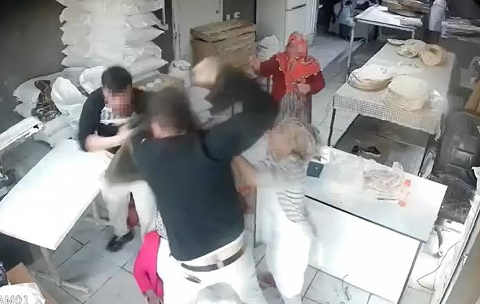 Esenyurt’ta borç kavgası: Fırında yumruklar konuştu