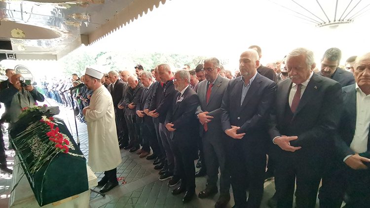 Faik Yılmaz’ın vefatı: Esnaf camiası uğurladı, fırıncılar sessiz kaldı